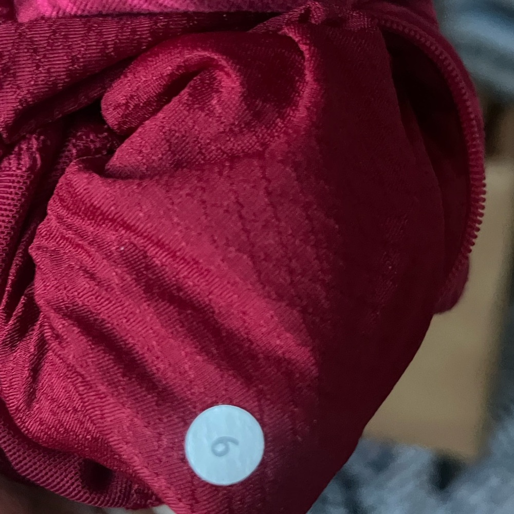 Lululemon Think Fast Pullover - Picture 4 of 6